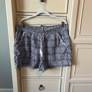 Briggs navy with white pattern shorts, size XXL